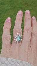 Cargar y reproducir el video en el visor de la galería, 1562: Vintage: 18ct White Gold Aquamarine Diamonds Starburst Ring- absolutely fabulous