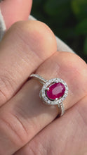 Load and play video in Gallery viewer, 1015: Vintage: 18ct White Gold Blood Red Ruby Diamonds Cluster Ring- Exquisit