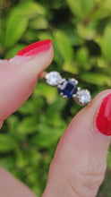 Cargar y reproducir el video en el visor de la galería, 1017: Vintage/Antique: 18ct Gold Platinum Set Blue Sapphire (0.65ct) Diamonds (0.30ct) Ring