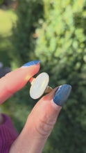 Load and play video in Gallery viewer, 2156 Vintage: 8ct Gold Oval Cabochon Moonstone Dress Ring