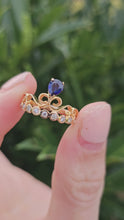 Cargar y reproducir el video en el visor de la galería, 1446: Vintage: Rare 18ct Rose Gold Sapphire Diamonds Tiara Ring- UPDATED