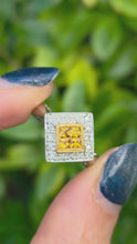 Load and play video in Gallery viewer, 2286 Vintage: 18ct White Gold Yellow Sapphires Diamonds Geometric Set Ring