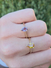 Load and play video in Gallery viewer, 0612: Vintage 9ct Gold Pear Cut Purple Padparadscha Sapphire (1.09ct) Solitaire Ring