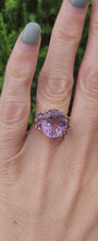 Load and play video in Gallery viewer, 1758: Vintage: 9ct Gold Lilac Amethysts Statement Cocktail Ring- Fabulous