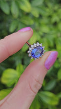 Cargar y reproducir el video en el visor de la galería, 0813: Vintage: 18ct Gold Persian Blue Tanzanite Diamonds Halo Cluster Ring- fabulous