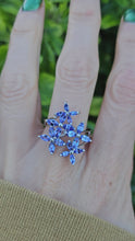 Cargar y reproducir el video en el visor de la galería, 0461: Vintage: 9ct White Gold Marquise Cut Tanzanites Floral Cocktail Ring-FAB