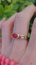 Cargar y reproducir el video en el visor de la galería, 0402: Vintage: 14ct Gold Geometric Set Red Cabochon Coral Signet Ring