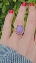 Cargar y reproducir el video en el visor de la galería, 1319: Vintage: 9ct God Large "Carbuncle" Lavender Jade Cocktail Ring - delightful, nice weight