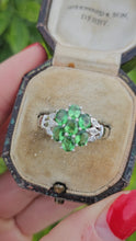 Cargar y reproducir el video en el visor de la galería, 1247: Vintage: 9ct White Gold 7 Emeralds 6 Diamonds Geometric Cluster Ring- eye candy