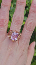 Cargar y reproducir el video en el visor de la galería, 0778: Vintage: 14ct Gold Large Emerald Cut Pink Sapphire Cocktail Ring- Pink statement,