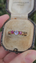 Cargar y reproducir el video en el visor de la galería, 1398: Vintage: 9ct Gold Rubies Tanzanite 3-Stone Ring- a rare, beautiful combination