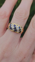 Cargar y reproducir el video en el visor de la galería, 1191: Vintage: 18ct Gold Cornflower Blue Sapphires Diamonds Geometric Set Ring