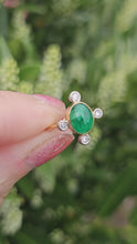 Cargar y reproducir el video en el visor de la galería, 1458: Vintage: Extraordinary 18ct Gold Emerald Diamonds Geometric Set Ring