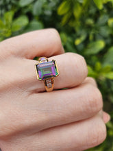 Cargar imagen en el visor de la galería, 1000: Vintage: 9ct Gold Caribbean Topaz Moonstones Cocktail Ring- extraordinary