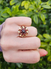Load image into Gallery viewer, 6321 Vintage: 9ct Gold Rich Red Garnets Floral Custer Ring- Pre-1975- Flower power