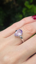 Load image into Gallery viewer, 6422 Vintage: 9ct White Gold Pear-Cut Lilac Amethyst Ring