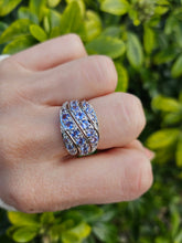 Cargar imagen en el visor de la galería, 1103: Vintage: : 9ct White Gold Tanzanites Statement Cocktail Ring- Fabulous