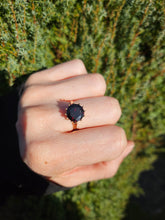 Cargar imagen en el visor de la galería, 1094: Vintage: 9ct Gold Round Cut Red Garnet Solitaire- Date Mark 1974