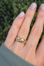 Load image into Gallery viewer, 9179 Vintage: rare 9ct Gold 17 Black Diamonds Ring- sparkling symmetry