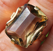 Load image into Gallery viewer, 1111: Vintage: 9ct Gold Emerald Cut Green Spinel Statement Ring- from 1970
