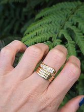 Cargar imagen en el visor de la galería, 1868: Vintage: Statement 18ct Gold Natural Diamonds (0.63ct) Snake Ring- Large finger size