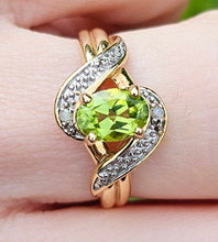 Load image into Gallery viewer, 0986: Vintage: 9ct Gold Illusion Set Peridot Diamonds Bypass Ring- eclectic beauty.