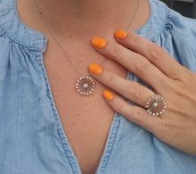 Load image into Gallery viewer, 0112: Vintage: 18ct White Gold "Sunray" Diamonds Fine Jewellery Set: Ring, Pendant, Necklace- Extraordinary