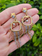 Load image into Gallery viewer, 0834:Vintage: Iconic 18ct Mixed Gold Chandelier Stud Drop Earrings (11.2grams)