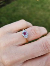 Load image into Gallery viewer, 1073: Vintage: 18ct Gold Ruby 14 Diamonds Cluster Ring-lovely sparkle
