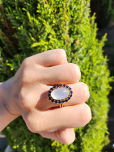 Cargar imagen en el visor de la galería, 1725: Vintage:18ct Gold Large Moonstone (7ct) 18 Blue Sapphires Cocktail Ring- sensational