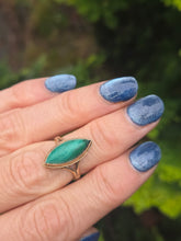 Load image into Gallery viewer, 6210: Vintage: 9ct Gold Green Marquise Malachite Ring- From 1969