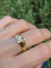 Load image into Gallery viewer, 6444: Vintage: 22ct Gold Twin Natural Diamonds Fancy Signet Ring