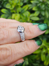 Cargar imagen en el visor de la galería, 0451: Vintage: 14ct Gold Art Deco Style Diamonds Ring- striking, sparkling, symmetry in
