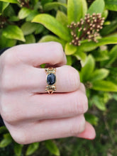 Cargar imagen en el visor de la galería, 1323: Vintage: 9ct Gold Australian Blue Sapphire Art Deco Style Ring