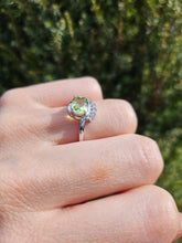Cargar imagen en el visor de la galería, 1384: Vintage: 18ct White Gold Green Paraiba Tourmaline Diamonds Ring- Exquisite