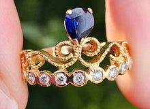 Load image into Gallery viewer, 1446: Vintage: Rare 18ct Rose Gold Sapphire Diamonds Tiara Ring