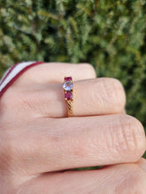 Cargar imagen en el visor de la galería, 1398: Vintage: 9ct Gold Rubies Tanzanite 3-Stone Ring- a rare, beautiful combination