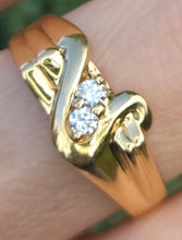 Load image into Gallery viewer, 6444: Vintage: 22ct Gold Twin Natural Diamonds Fancy Signet Ring