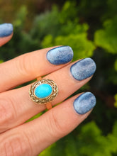 Cargar imagen en el visor de la galería, 2345: Vintage: 18ct Gold Cabochon Turquoise Dress Ring