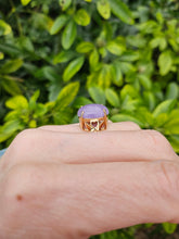 Load image into Gallery viewer, 1319: Vintage: 9ct God Large "Carbuncle" Lavender Jade Cocktail Ring - delightful, nice weight