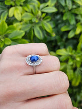 Cargar imagen en el visor de la galería, 0923: Vintage: 14ct White Gold Cornflower Blue Star Sapphire Diamonds Ring- very special