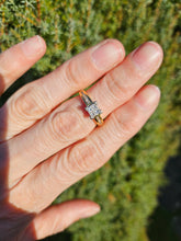 Cargar imagen en el visor de la galería, 1091: Vintage: 18ct Gold 16 Diamonds Dress Ring- High Calibre,, natural diamonds