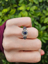 Cargar imagen en el visor de la galería, 0655: Vintage: 18ct White Gold French Blue Sapphires Diamonds Art Deco Style Ring- Date Mark 1975