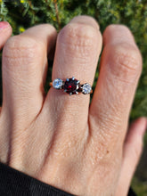 Load image into Gallery viewer, 6360 Vintage: 18ct Gold Almandine Garnet Diamonds 3-Stone Straight Ring