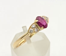 Cargar imagen en el visor de la galería, 2332 Vintage: 18ct Gold Ruby Diamonds Trefoil Set Ring- Lovely piece
