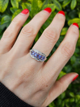 Cargar imagen en el visor de la galería, 0356: Vintage; 9ct White Gold Tanzanites Diamonds Dress Ring- crisp, clean, eye candy