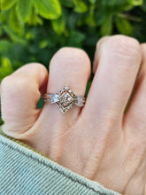 Load image into Gallery viewer, 6316: Vintage: 9ct Mixed Gold Champagne & White Diamonds Ring- 38 natural, sparkling diamonds