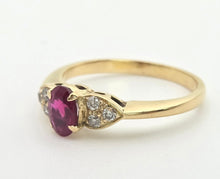 Cargar imagen en el visor de la galería, 2332 Vintage: 18ct Gold Ruby Diamonds Trefoil Set Ring- Lovely piece