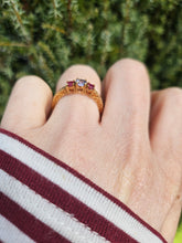 Cargar imagen en el visor de la galería, 1398: Vintage: 9ct Gold Rubies Tanzanite 3-Stone Ring- a rare, beautiful combination