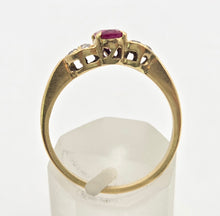 Cargar imagen en el visor de la galería, 2332 Vintage: 18ct Gold Ruby Diamonds Trefoil Set Ring- Lovely piece